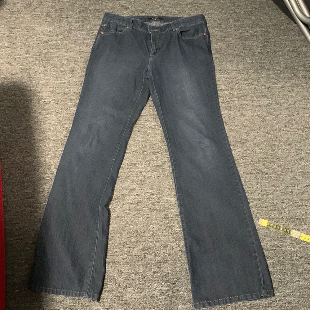 Daisy Fuentes woman’s jeans